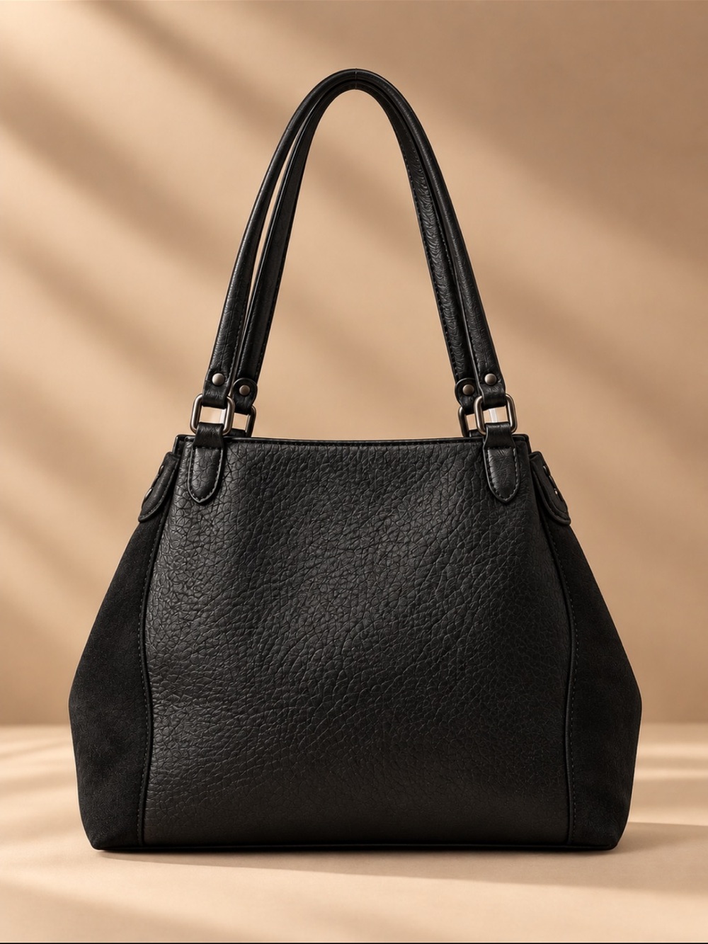 LCoach Edie Shoulder Bag 42 in Black, Gunmetal Hardware